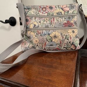Sakroots Crossbody Floral Butterfly 🦋 Bag Purse 🌸